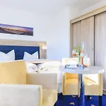 Boddenhus Garni Hotel 3*