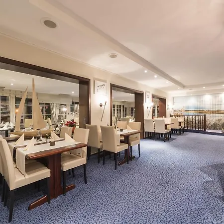 Boddenhus Garni Hotel 3*